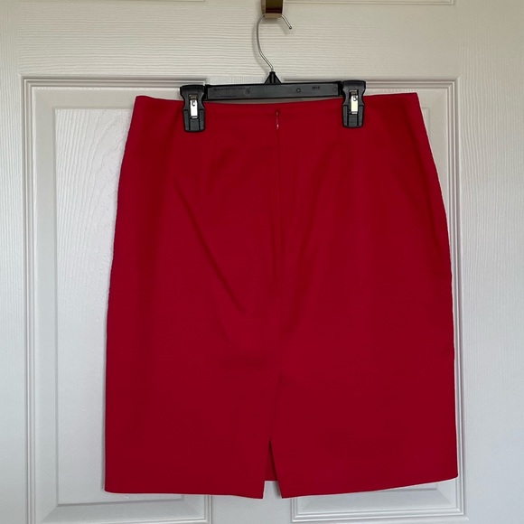 🌟HP🌟Ann Taylor Red Pencil Skirt - Picture 2 of 4